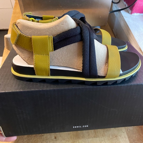 Sorel Shoes - SOREL women’s Roaming Decon sandals in dioxide gold NWB